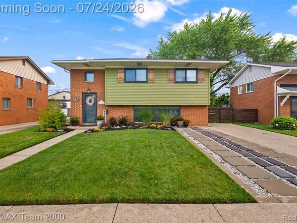 14108 Stoeflet Street, Gibraltar, MI 48173