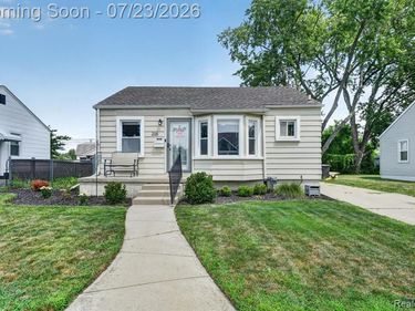 298 W Tacoma Street, Clawson, Mi 48017
