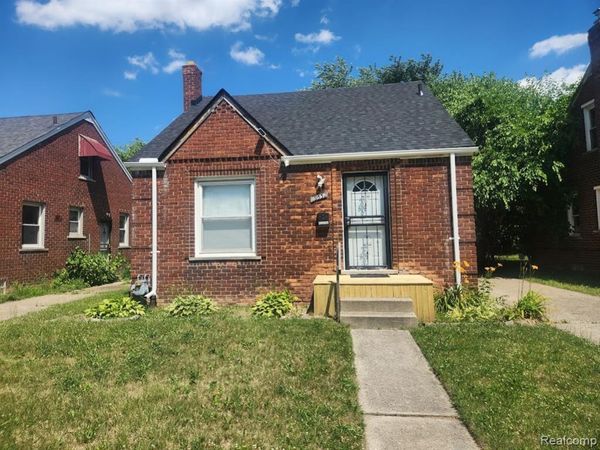 19552 Hamburg Street, Detroit, MI 48205