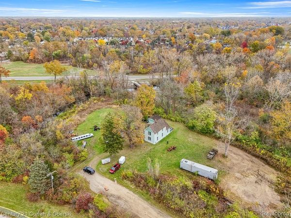 8004 N Farmington Road , Westland, MI 48185