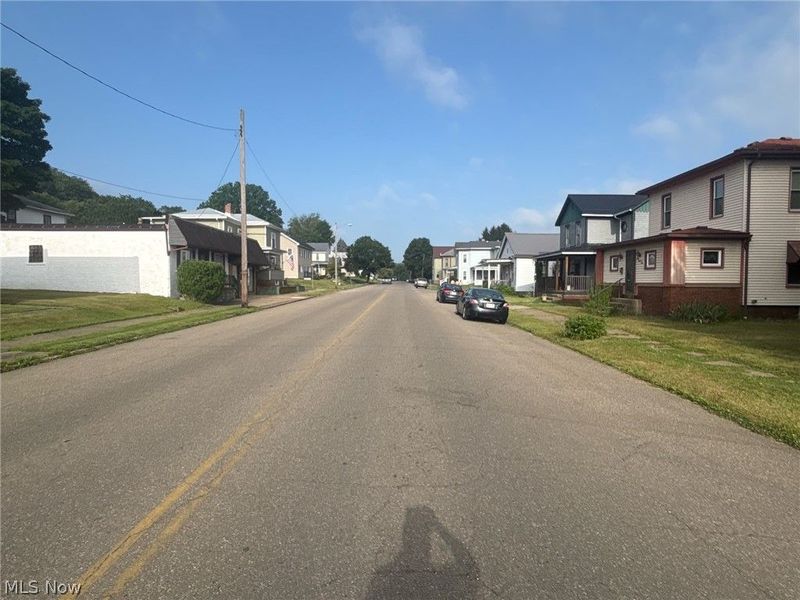 309 E 1st Street, Uhrichsville, OH 44683 Photo 5