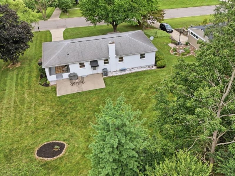 9512 Waxwing Drive, Blue Ash, OH 45241 Photo 2
