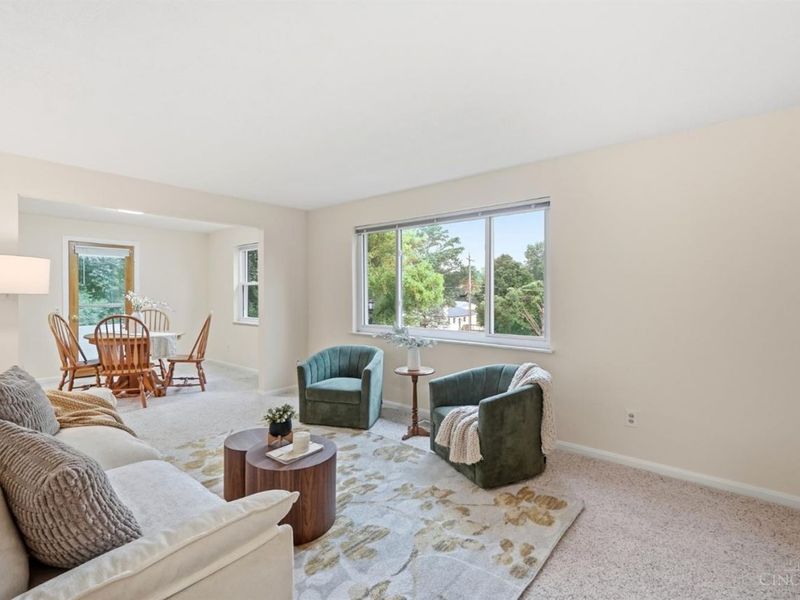 9512 Waxwing Drive, Blue Ash, OH 45241 Photo 5