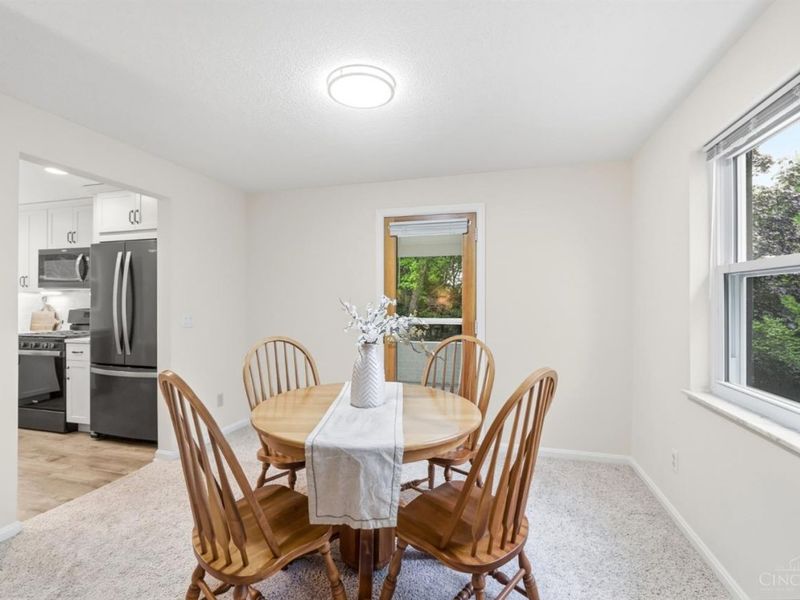 9512 Waxwing Drive, Blue Ash, OH 45241 Photo 7