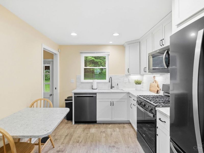 9512 Waxwing Drive, Blue Ash, OH 45241 Photo 9