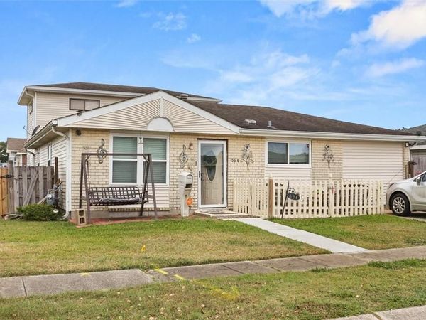 564 WILLOWBROOK Drive , Gretna, LA 70056