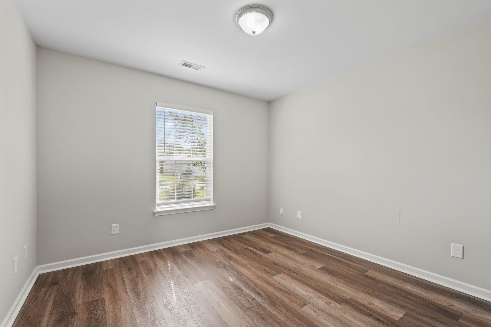 4572 E Walkerton Rd. Photo 31