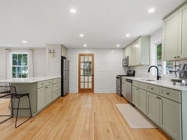 334 Rogers St, Lowell, MA 01852