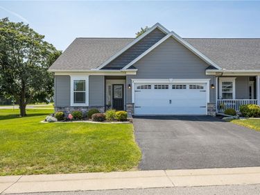 1 Cedar Cove Trail , Rochester, NY 14606