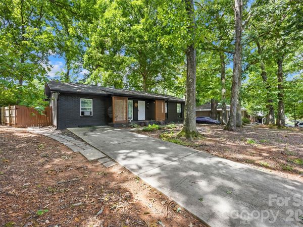 4508 Ivanhoe Place , Charlotte, NC 28205