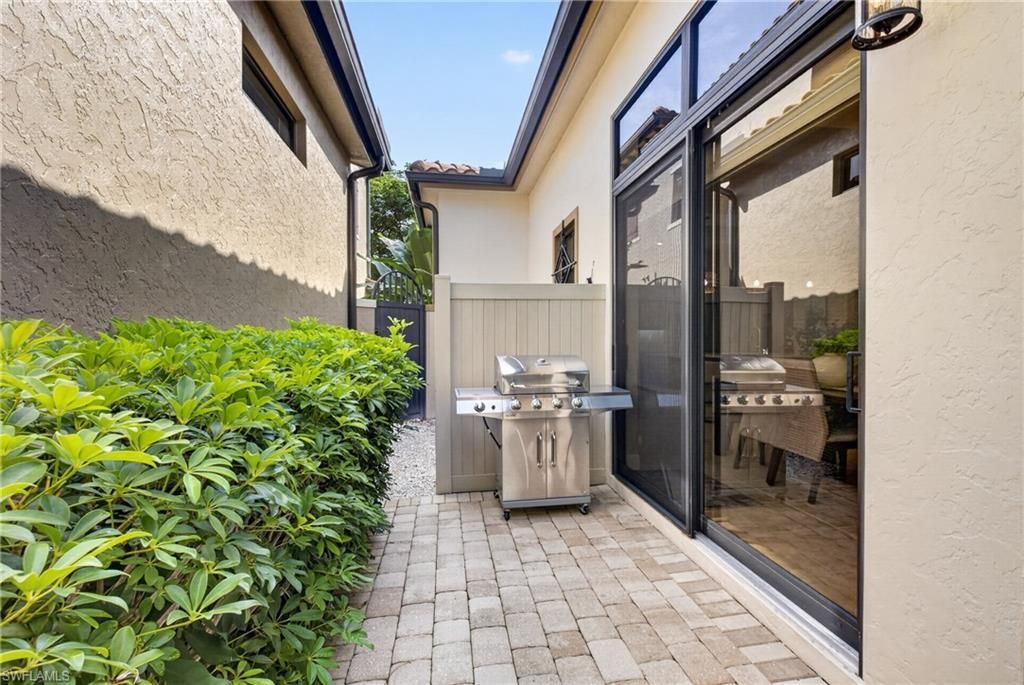 7890 Allende Ln, Naples, FL 34113 Photo