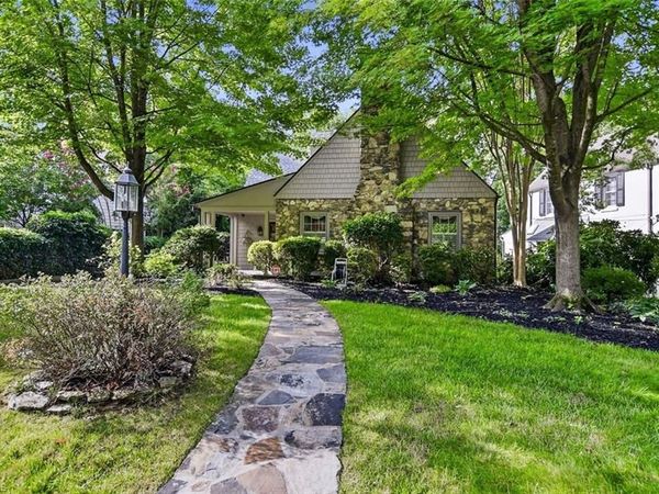 1732 Meadowbrook Drive, Winston-Salem, NC 27104