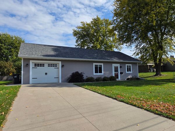 411 Bullis Street, Kenyon, MN 55946