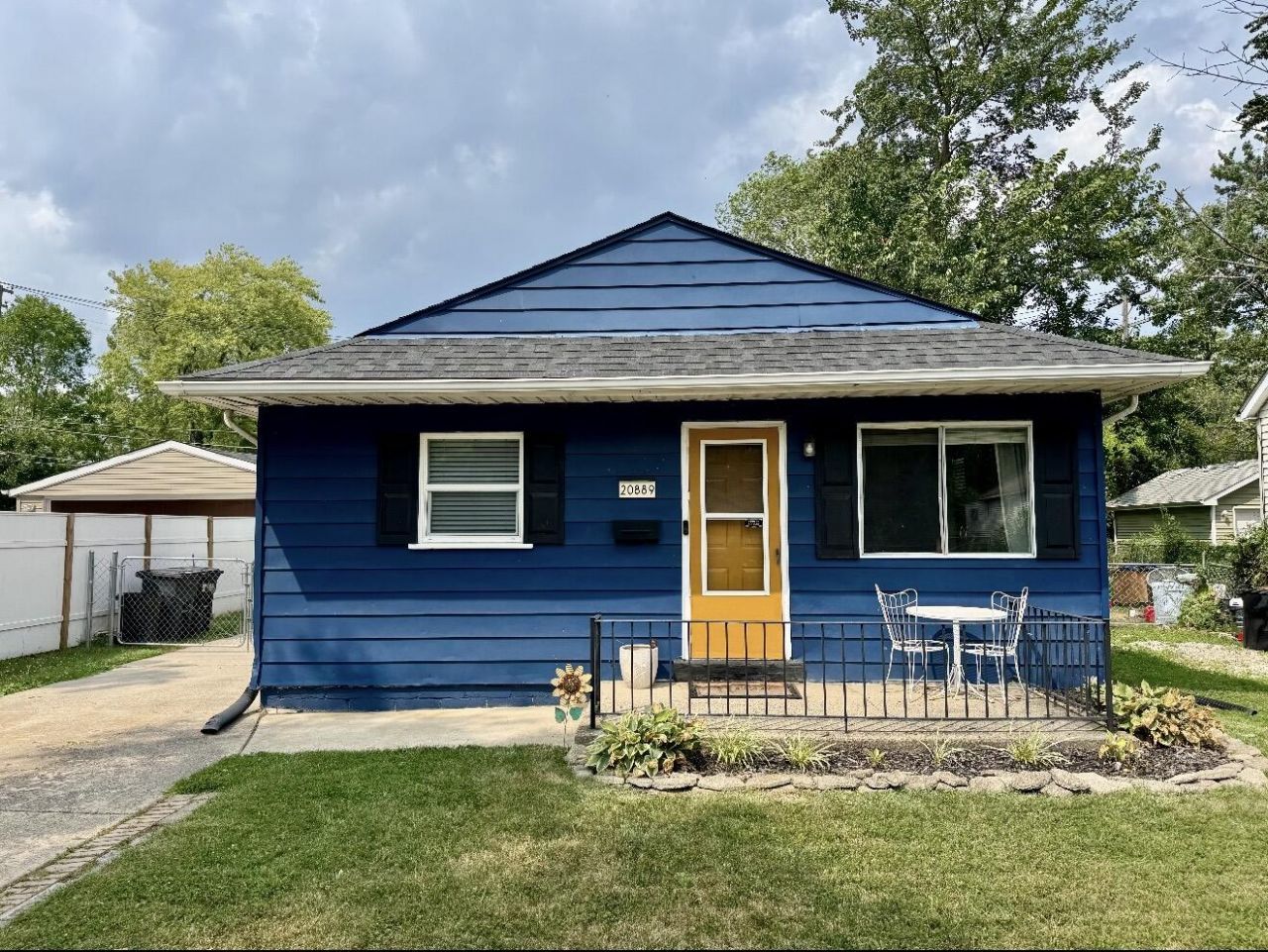 20889 E Ridgemont Road, Harper Woods, MI 48225 Main Photo