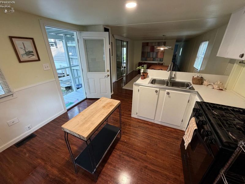8786 North Shore Boulevard, Unit 33, Marblehead, OH 43440 Photo 8