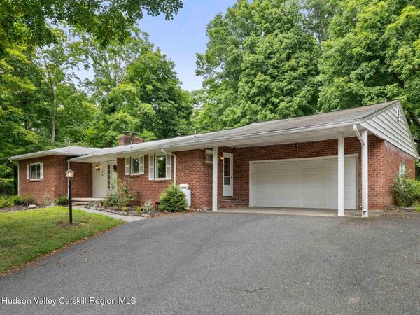 146 Flower Hill, Kingston, NY 12401