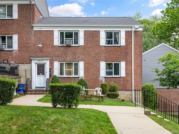 224-02 Stronghurst Avenue , Unit 208, Queens Village, NY 11427