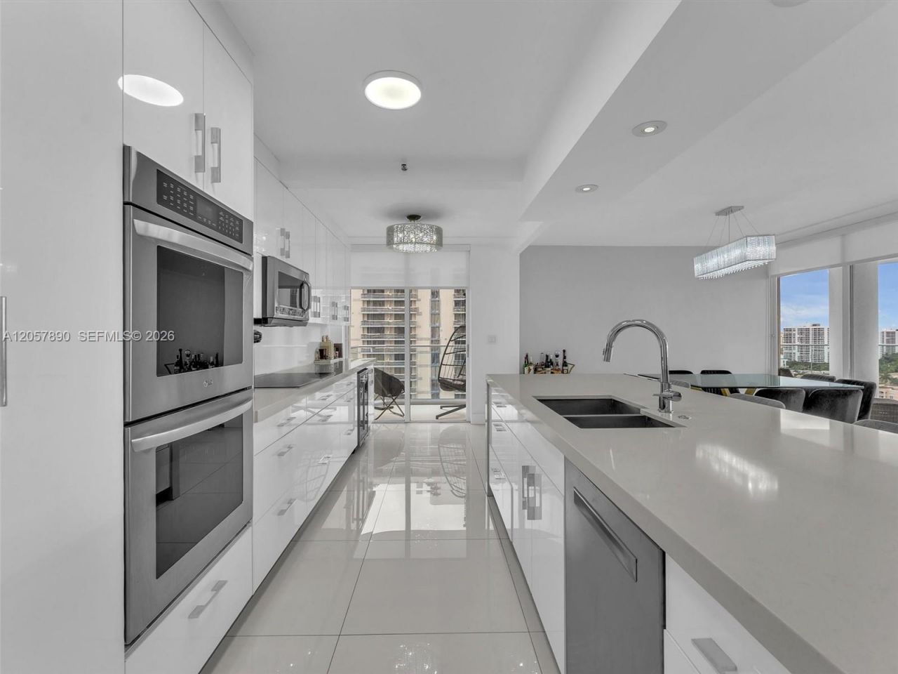 19707 Turnberry Way , Unit 21D, Aventura, FL 33180 Photo