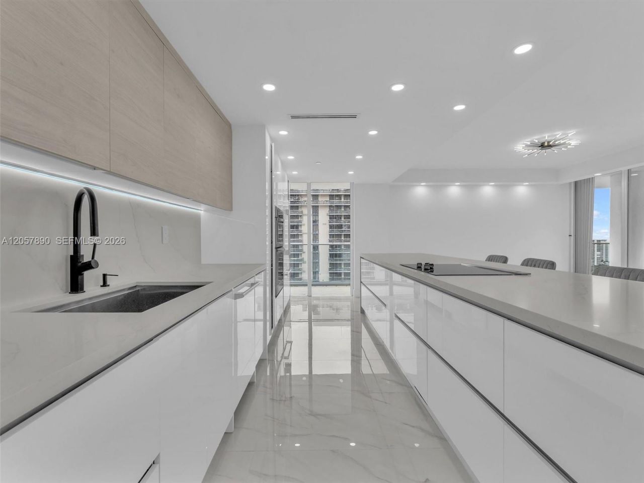 19707 Turnberry Way , Unit 21D, Aventura, FL 33180 Photo