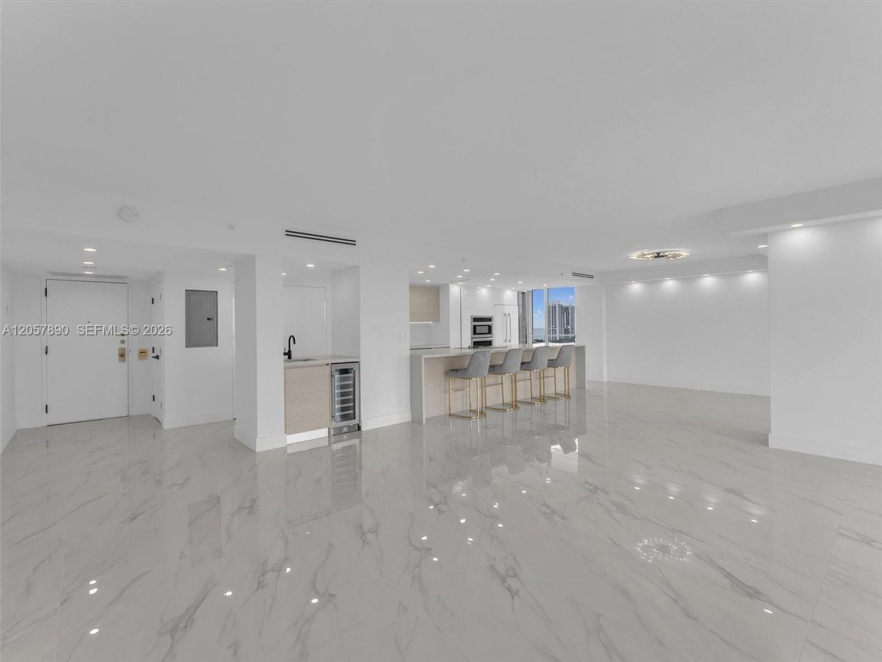 19707 Turnberry Way , Unit 21D, Aventura, FL 33180 Photo