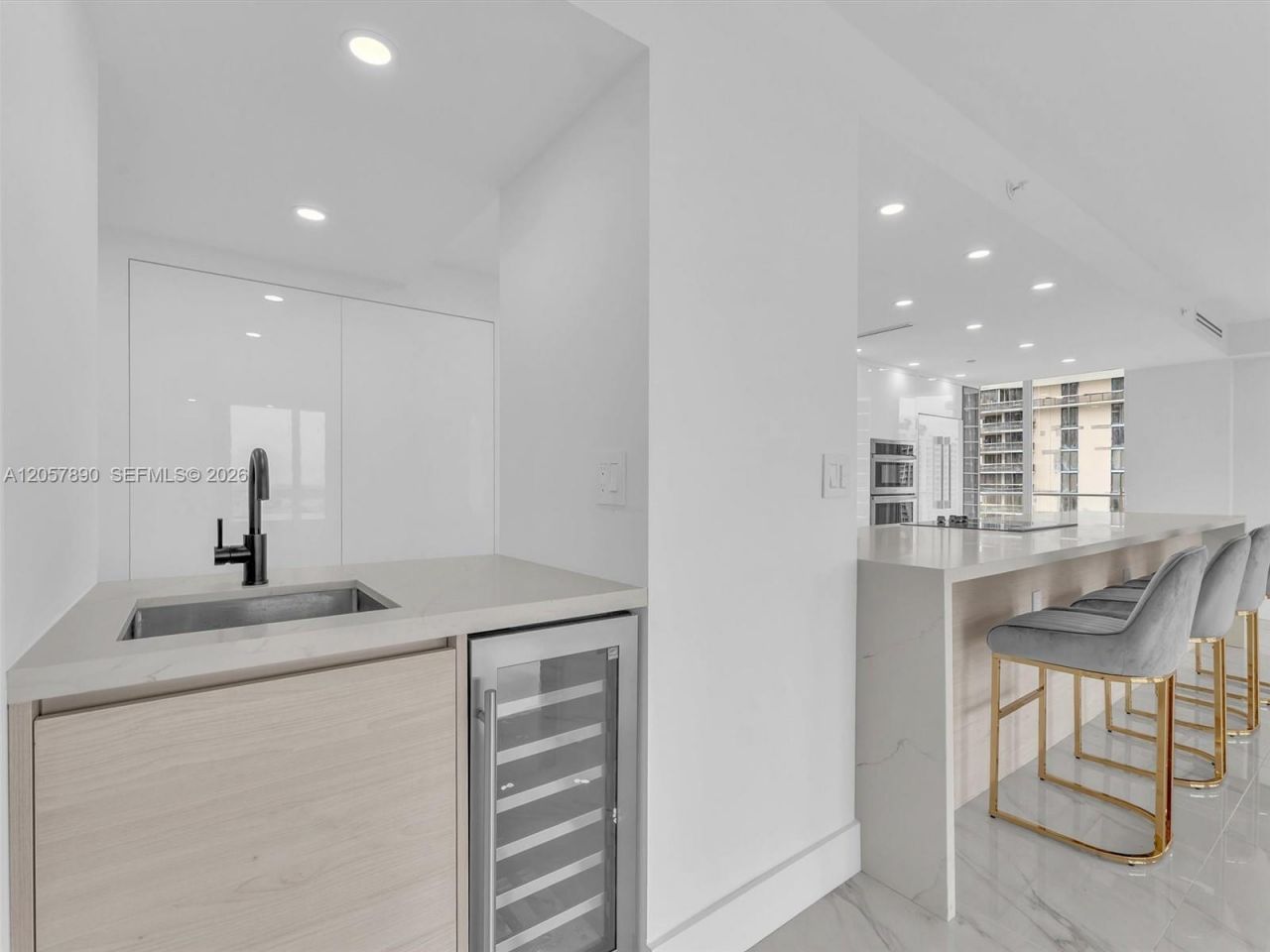 19707 Turnberry Way , Unit 21D, Aventura, FL 33180 Photo