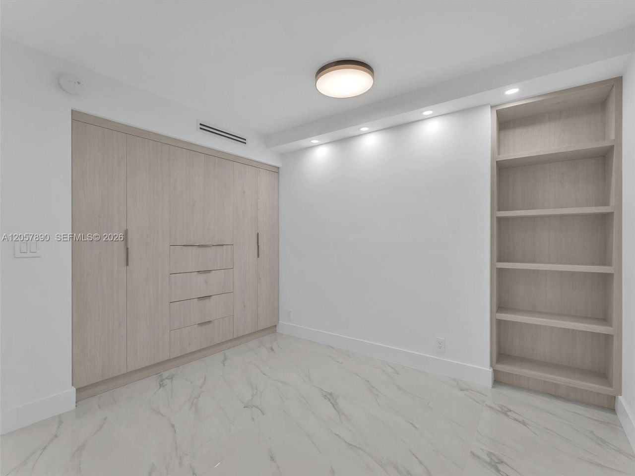 19707 Turnberry Way , Unit 21D, Aventura, FL 33180 Photo