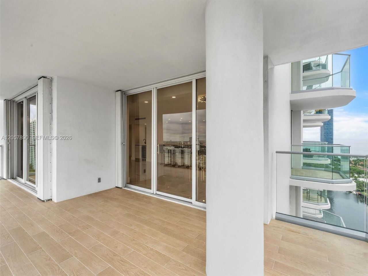 19707 Turnberry Way , Unit 21D, Aventura, FL 33180 Photo