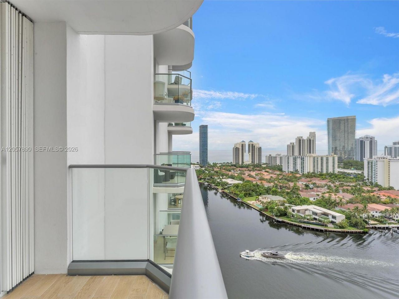 19707 Turnberry Way , Unit 21D, Aventura, FL 33180 Photo