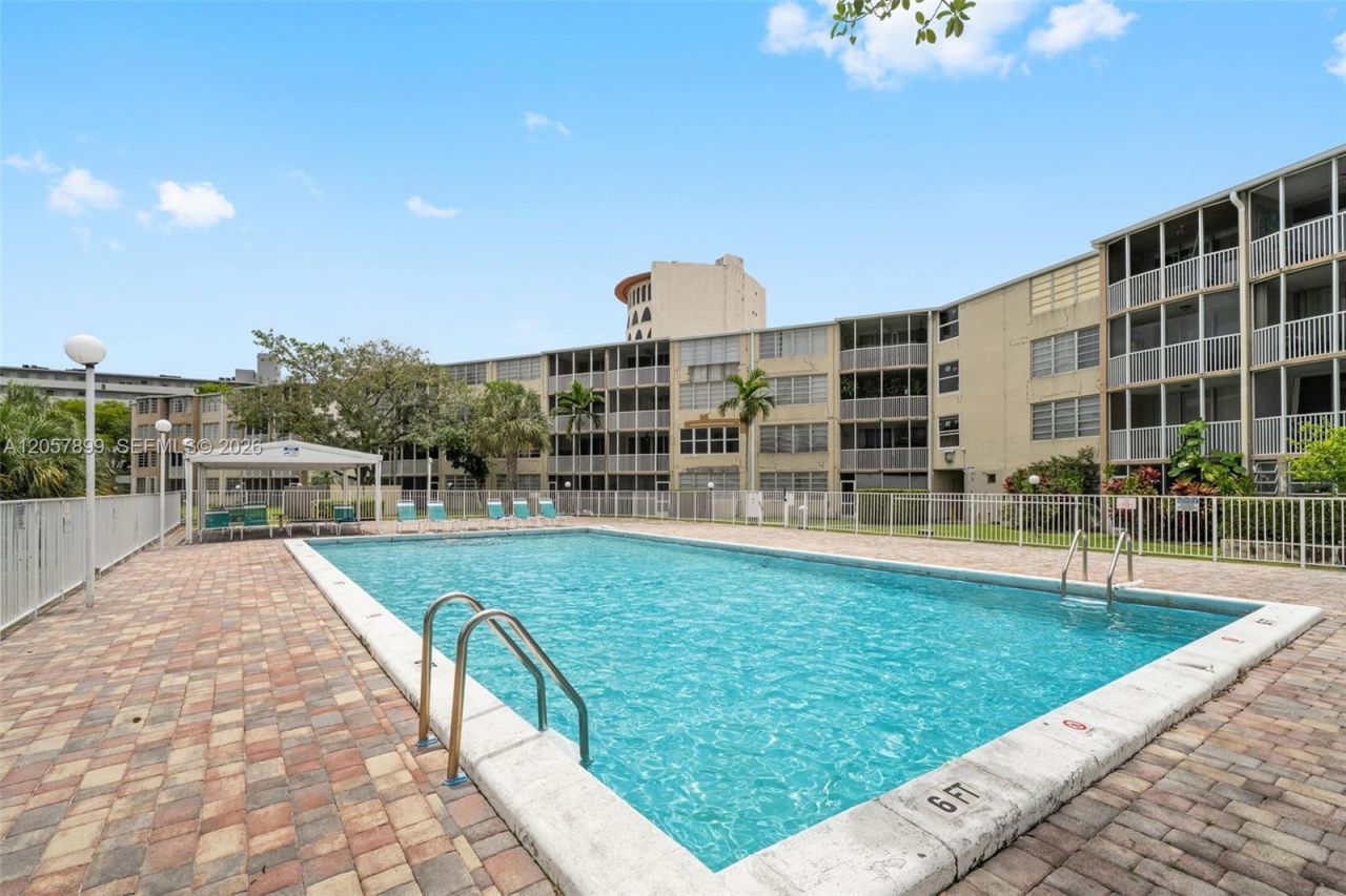 1690 NE 191st St, Unit 302-1, Miami, FL 33179 Photo