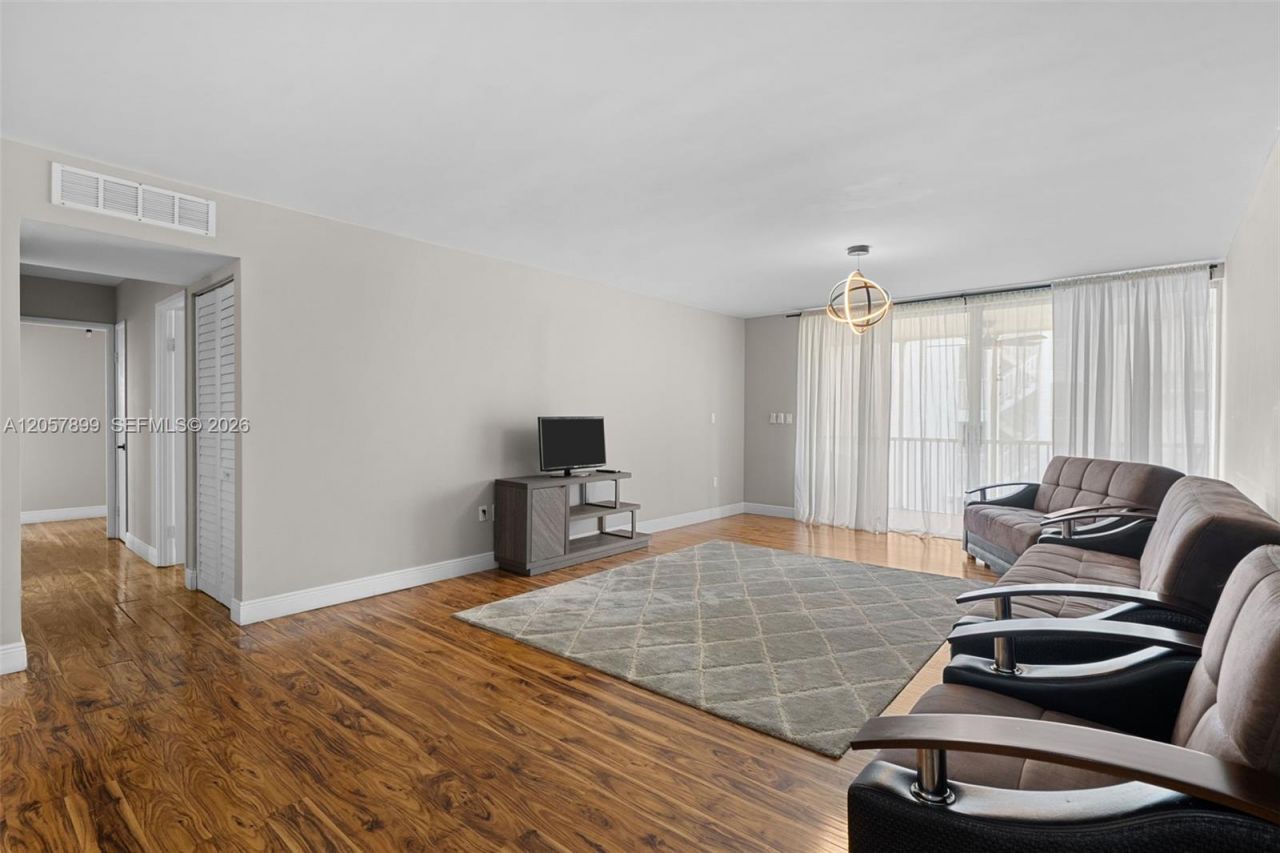 1690 NE 191st St, Unit 302-1, Miami, FL 33179 Photo