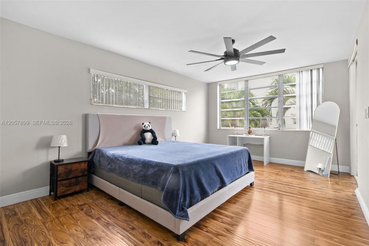 1690 NE 191st St, Unit 302-1, Miami, FL 33179 Photo