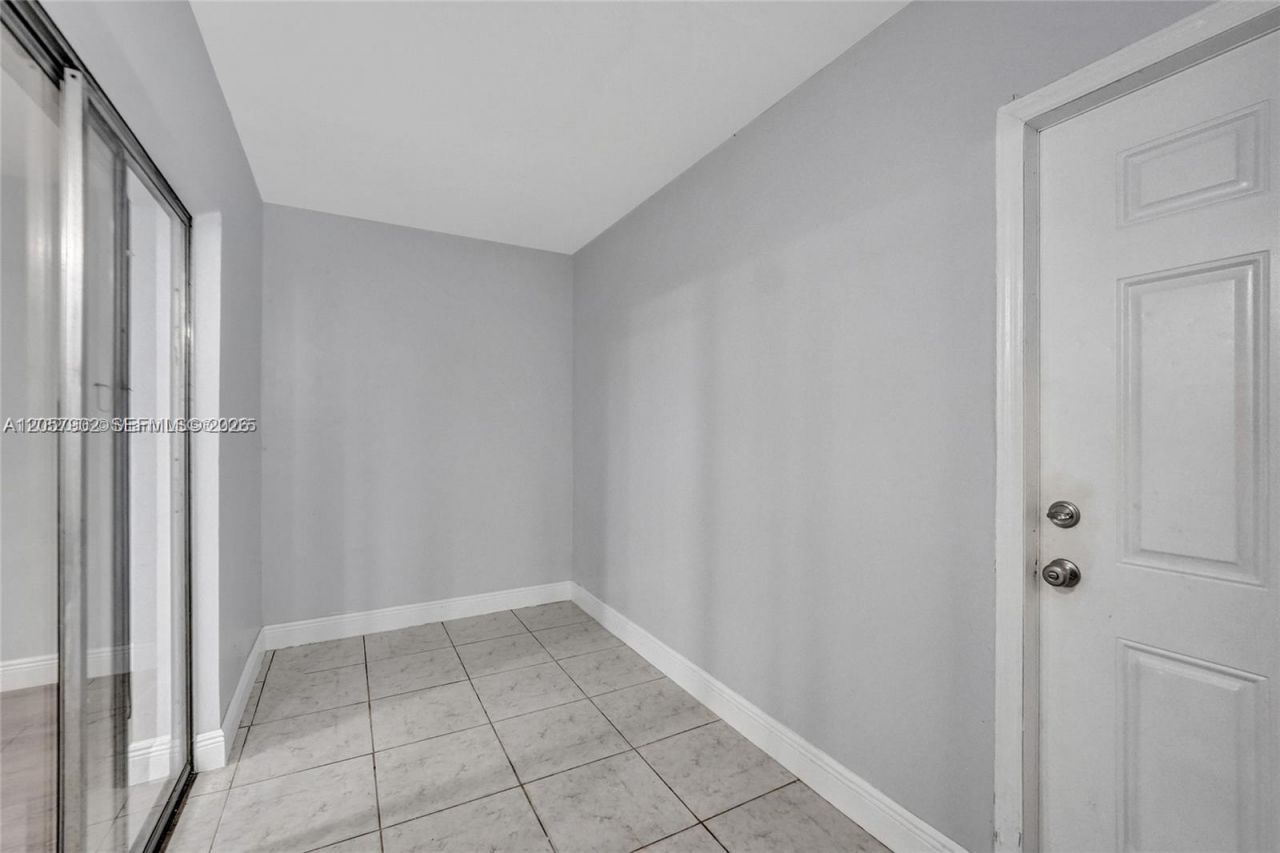 5963 NW 25th Ct, Unit 210, Sunrise, FL 33313 Photo
