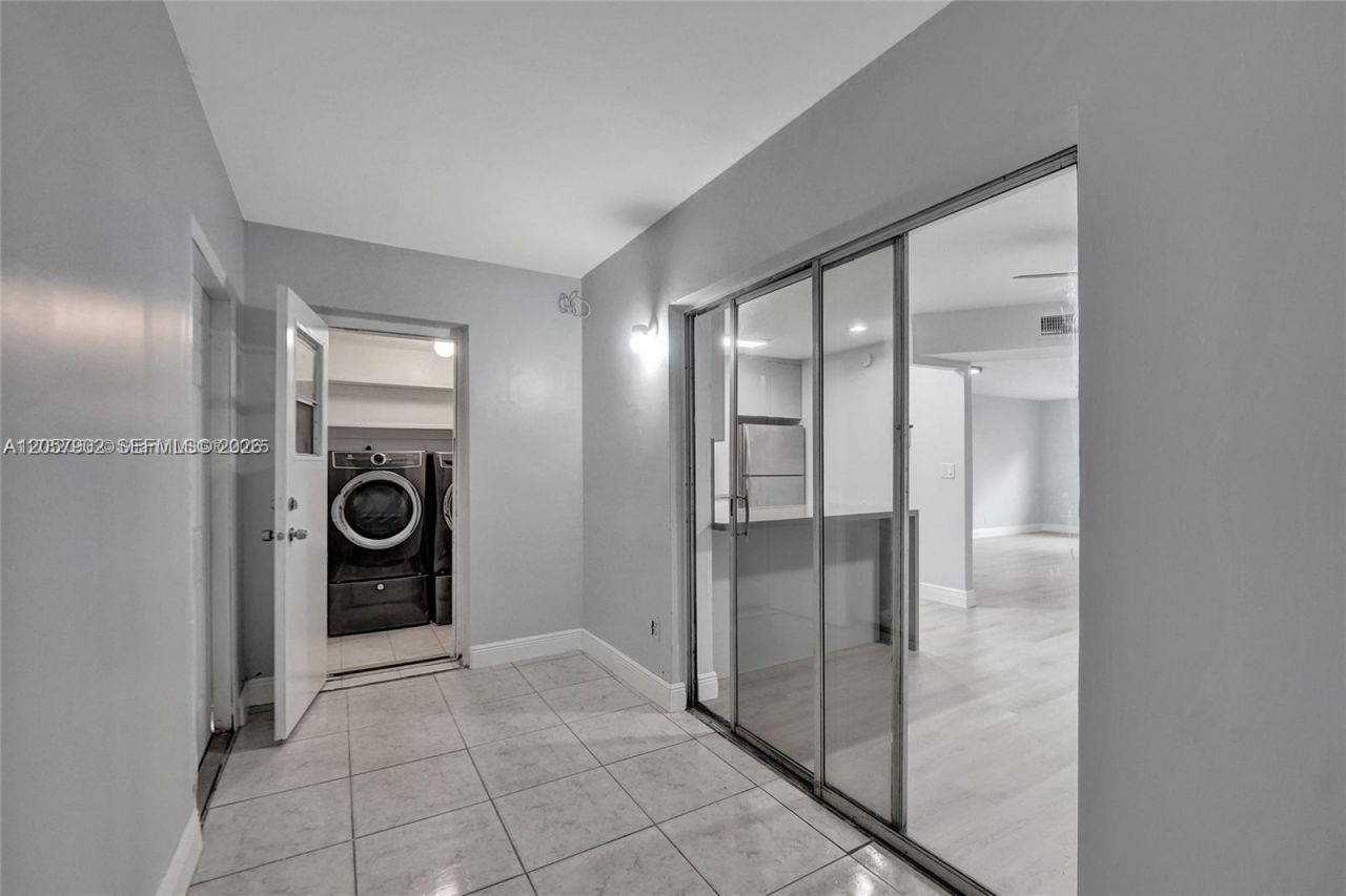 5963 NW 25th Ct, Unit 210, Sunrise, FL 33313 Photo