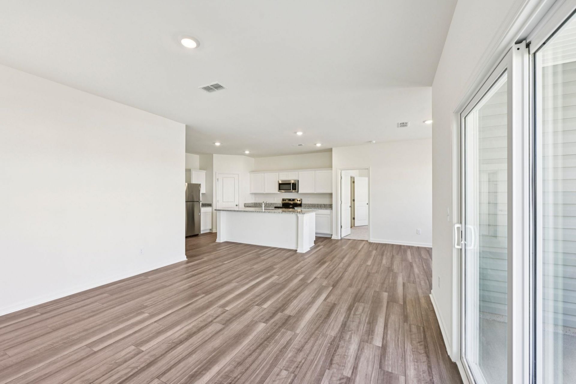 170 Admiral St  Photo 6
