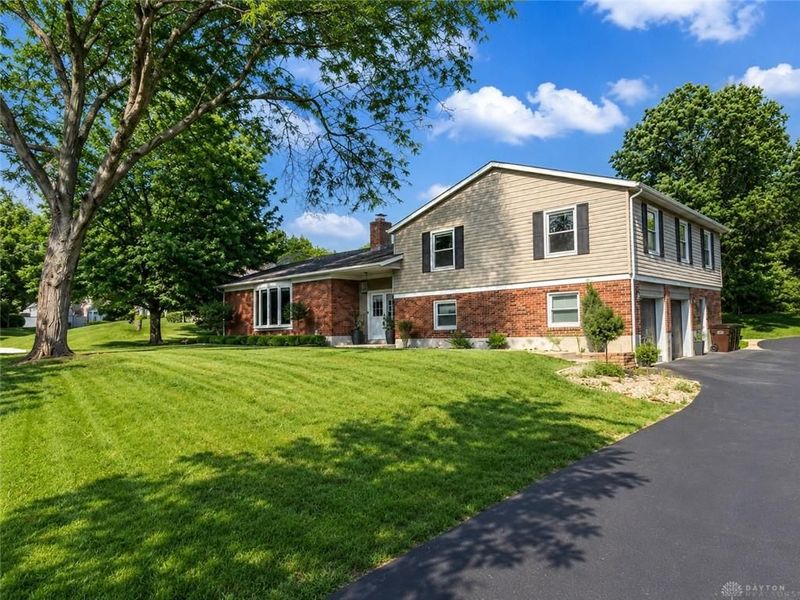 132 Marbrook Drive, Kettering, OH 45429 Photo 2