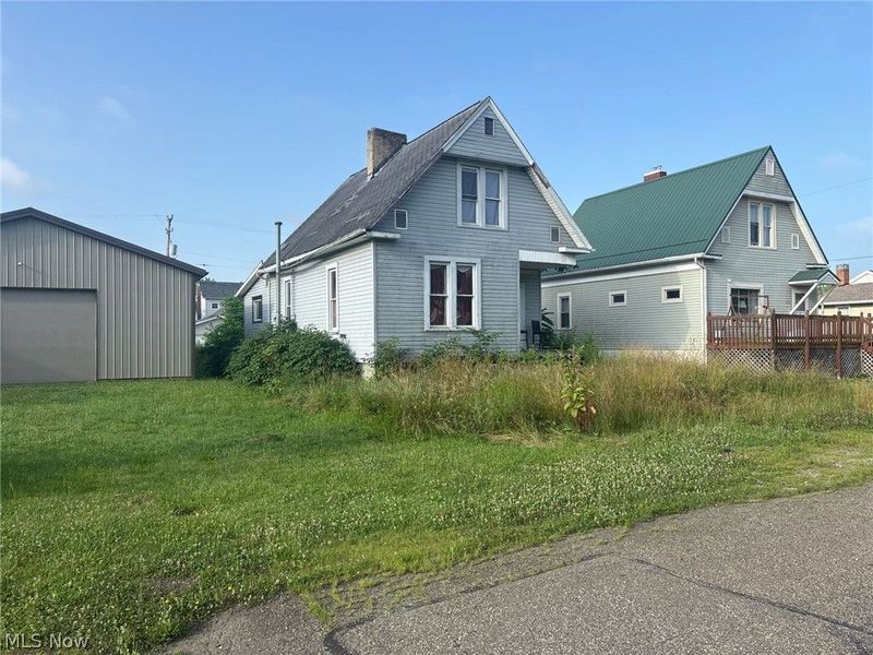 420 W 4th Street, Uhrichsville, OH 44683 Photo 3