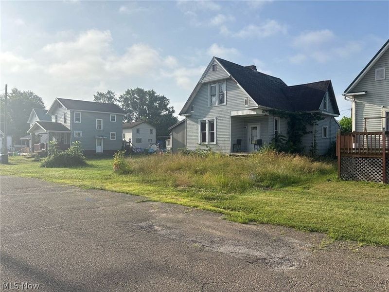 420 W 4th Street, Uhrichsville, OH 44683 Photo 4