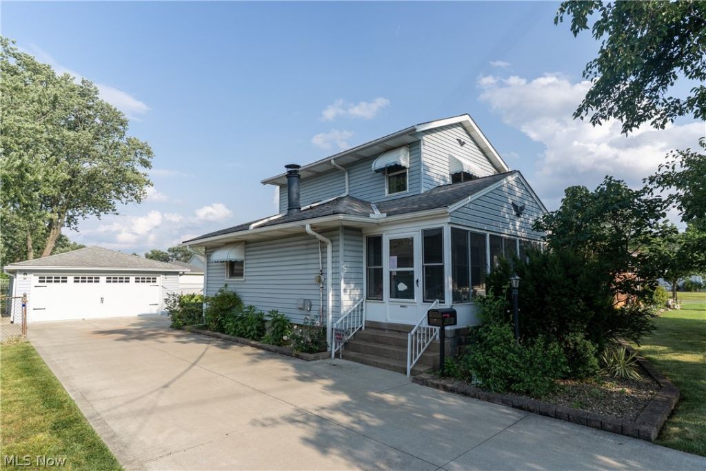 6391 Smith Road, Brook Park, OH 44142 Main Photo