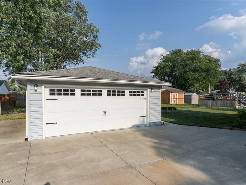 6391 Smith Road, Brook Park, OH 44142 Photo 2