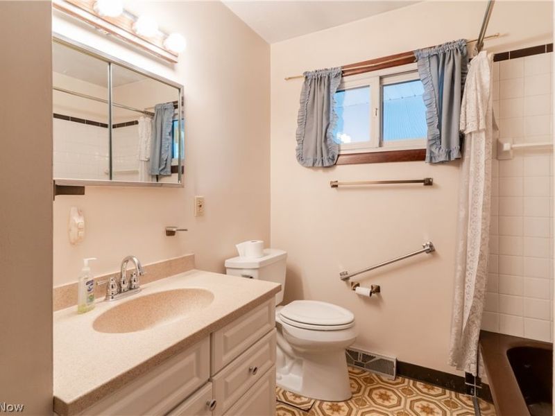 6391 Smith Road, Brook Park, OH 44142 Photo 22