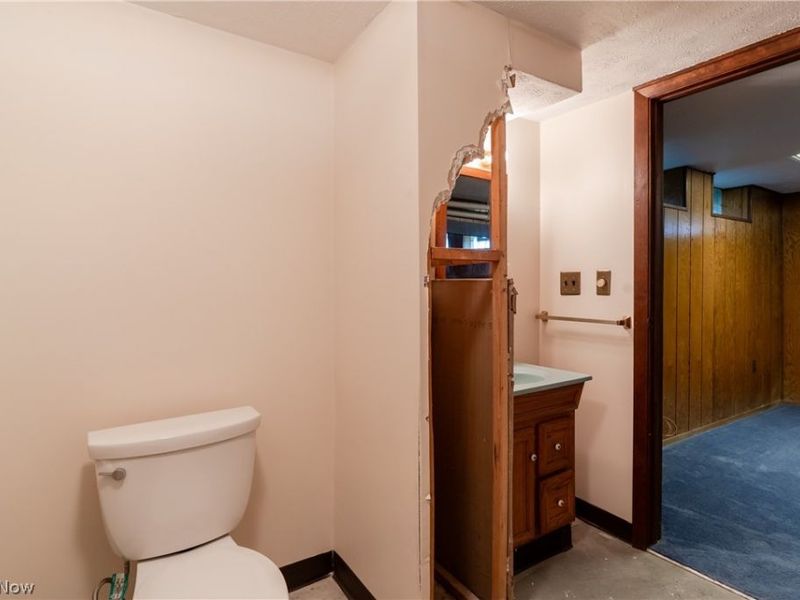 6391 Smith Road, Brook Park, OH 44142 Photo 35