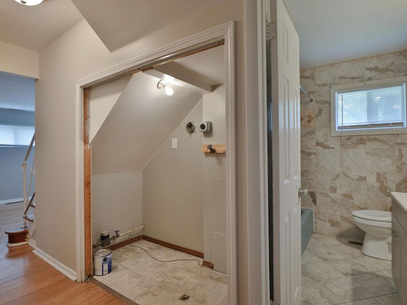 2353 Hanna Drive , Columbus, OH 43211 Photo 19