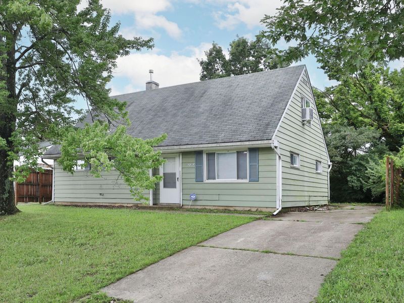 2353 Hanna Drive , Columbus, OH 43211 Photo 2
