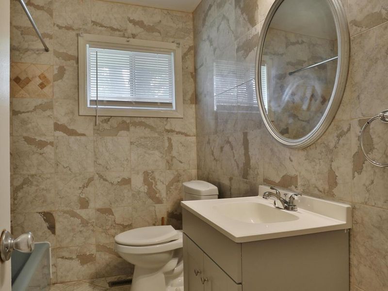 2353 Hanna Drive , Columbus, OH 43211 Photo 20