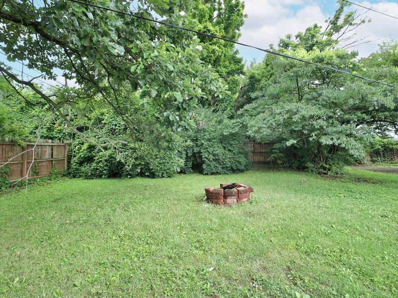 2353 Hanna Drive , Columbus, OH 43211 Photo 32