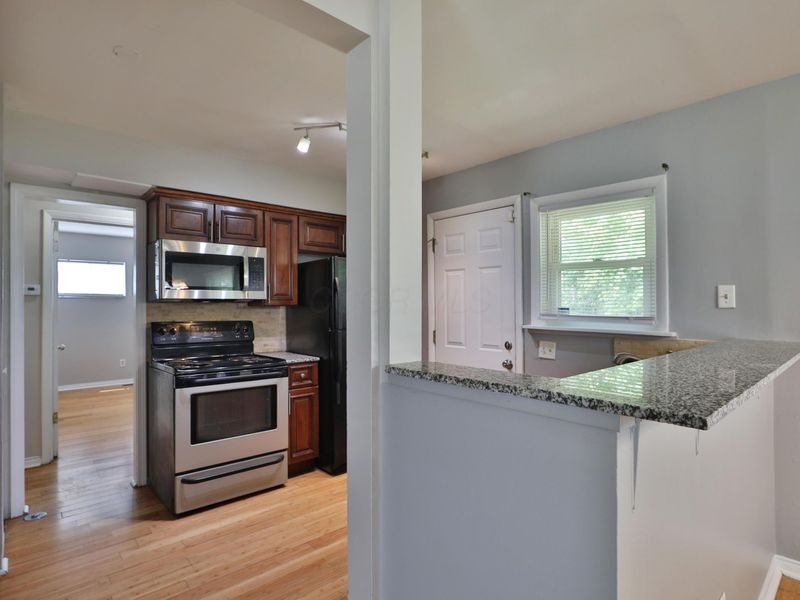 2353 Hanna Drive , Columbus, OH 43211 Photo 8