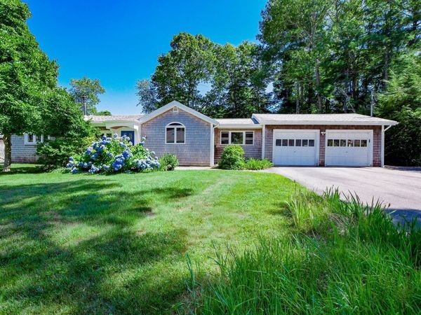 14 Crapo Street, Marion, MA 02738