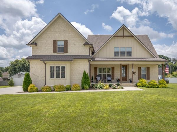 1002 Pheasant Run Ct, Spring Hill, TN 37174