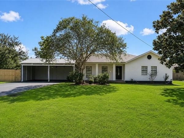 1929 JEAN LAFITTE Boulevard , Lafitte, LA 70067