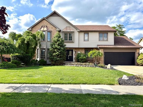 34650 Fairfax Drive, Livonia, Mi 48152